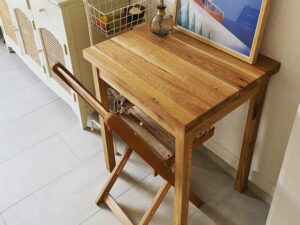 petite table d'appoint en chêne massif