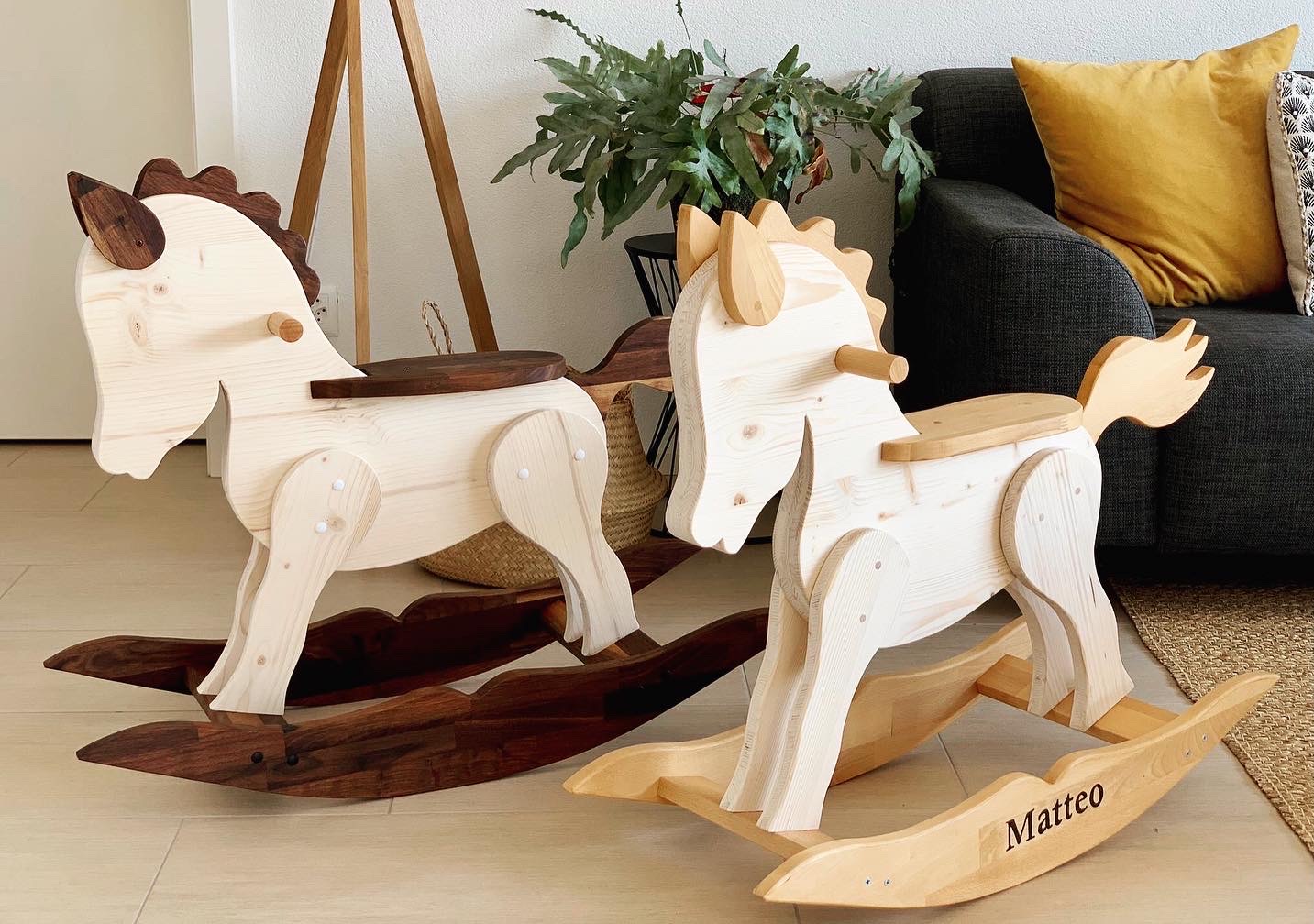 Cheval à bascule pour enfants